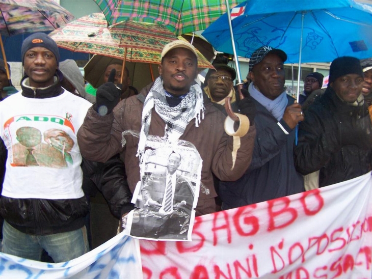 Sit-in du Mon-ADO à la place Trocadéro - Les Ivoiriens de France réaffirment leur soutien à ADO